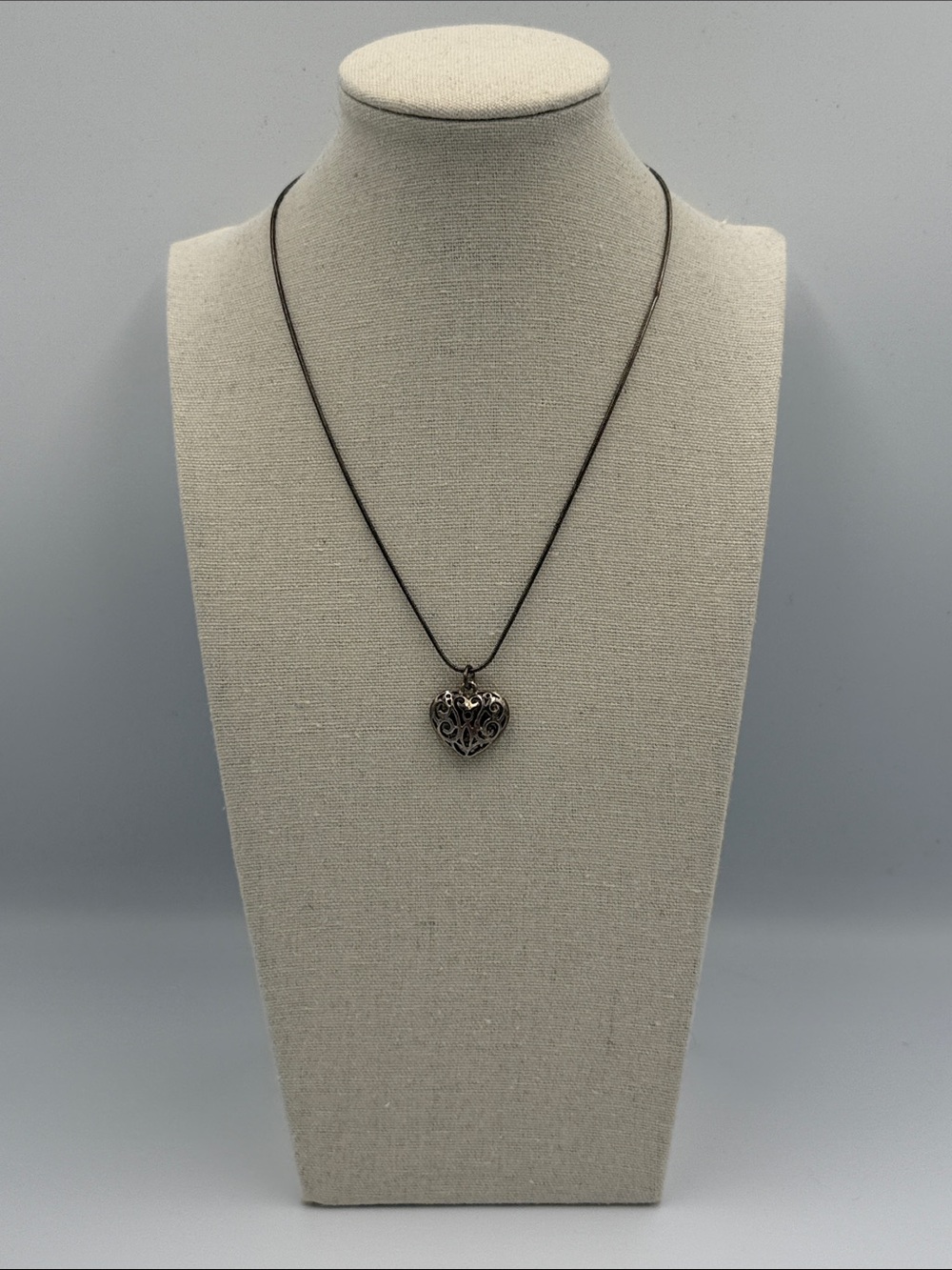 Boutique Delicate Heart Filigree Pendant Necklace